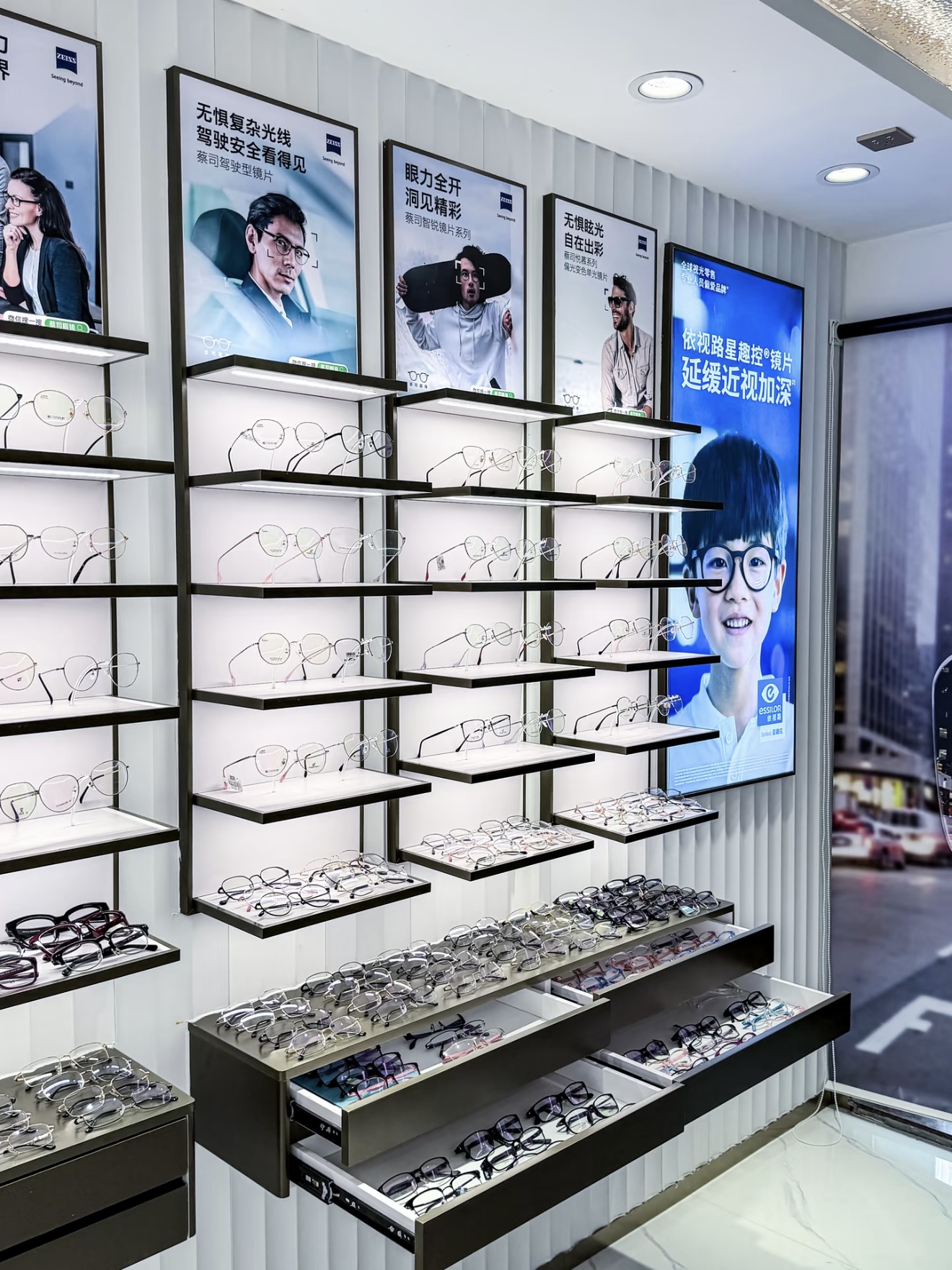 门店环境.jpg